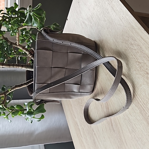 margot New York Leather Bucket Crossbody with Basket Weave - Picture 7 of 7